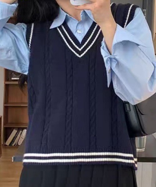 NANEA(ナネア)の「ライン入り チルデンニットベスト(ベスト・レディース・ネイビー/アイボリー/グレー・フリー)」の17枚目の写真