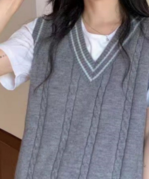 NANEA(ナネア)の「ライン入り チルデンニットベスト(ベスト・レディース・ネイビー/アイボリー/グレー・フリー)」の14枚目の写真