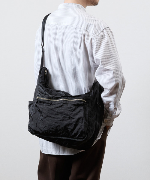 SLOW(スロウ)の「SLOW スロウ / dyed nylon-shoulder bag- 製品染ナイロンショルダーバッグ 染色ナイロン / 866S10S(ショルダーバッグ・メンズ・グレー/ブラック/ブルー・FREE)」の1枚目の写真