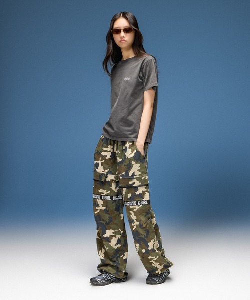 X-girl(エックスガール)の「X-girl LOGO TAPE SWEATPANTS(スウェットパンツ・レディース・カモフラージュ/アッシュ・M/S)」の3枚目の写真