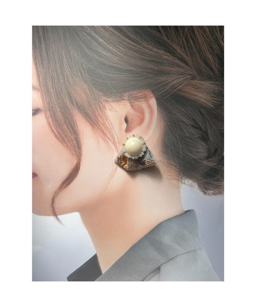 tone（トーン）の「【Lily accessory】インド刺繡ピアス(MA)（ピアス（両耳用）・レディース・ブルー系・FREE）」の2枚目の写真