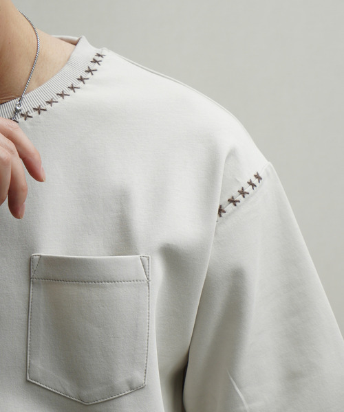 NILWAY（ニルウェイ）の「スムース ハンドステッチ刺繍 クルーTシャツ（Tシャツ/カットソー・メンズ・ボルドー/ブラック/ベージュ/オフホワイト・LARGE/MEDIUM/X-LARGE）」の6枚目の写真