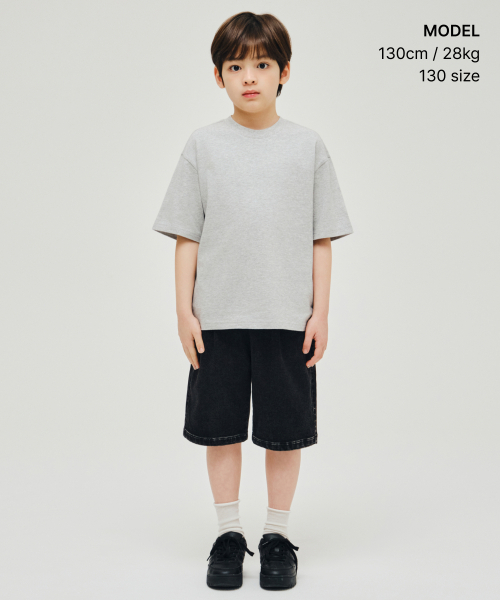 MUSINSA STANDARD KIDS（ムシンサスタンダードキッズ）の「デニムジャージーワンタックワイドバンディングショーツ[ウォッシュドブラック]（その他パンツ・レディース・その他・110/120/130/140/150/160）」の2枚目の写真