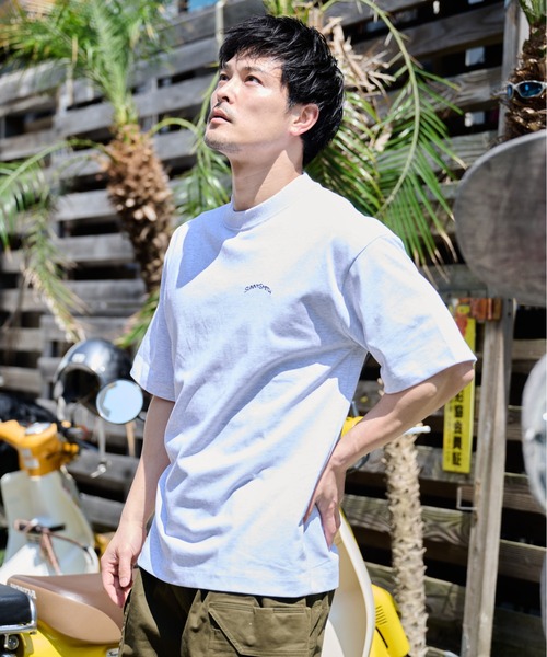 Sunny Smith(サニースミス)の「サーフボードイラストロゴ両面刺繍Tシャツ(Tシャツ/カットソー・メンズ・アッシュグレー/スミクロ/ホワイト・MEDIUM/LARGE)」の3枚目の写真