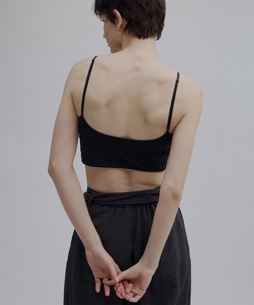 MIZUNO(ミズノ )の「Mizuno × Ameri CROPPED CAMISOLE TOPS(キャミソール・レディース・ブラック/ベージュ/ホワイト・LARGE/MEDIUM/SMALL)」の9枚目の写真