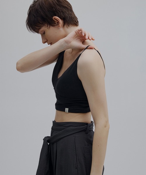 MIZUNO(ミズノ )の「Mizuno × Ameri CROPPED CAMISOLE TOPS(キャミソール・レディース・ブラック/ベージュ/ホワイト・LARGE/MEDIUM/SMALL)」の10枚目の写真