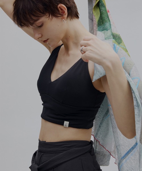MIZUNO(ミズノ )の「Mizuno × Ameri CROPPED CAMISOLE TOPS(キャミソール・レディース・ブラック/ベージュ/ホワイト・LARGE/MEDIUM/SMALL)」の12枚目の写真