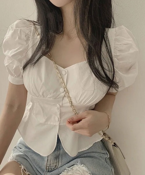 Girly Doll(ガーリードール)の「スクエアネックパフスリーブブラウス(シャツ/ブラウス・レディース・ブラック/ホワイト/イエロー/ブルー・F)」の2枚目の写真