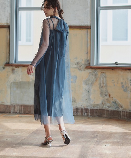Callarus(カラルス)の「アシメ刺繍使い2WAYリボンデザインチュールワンピースドレス〔Callarus〕(ドレス・レディース・ブラック/グレイッシュブルー・S/M/L)」の6枚目の写真