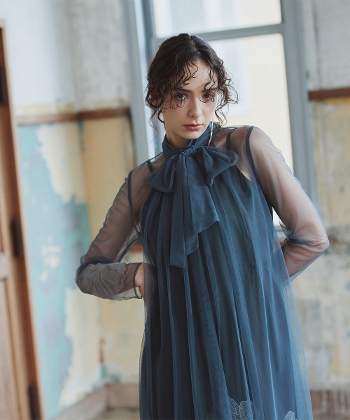 Callarus(カラルス)の「アシメ刺繍使い2WAYリボンデザインチュールワンピースドレス〔Callarus〕(ドレス・レディース・ブラック/グレイッシュブルー・S/M/L)」の20枚目の写真