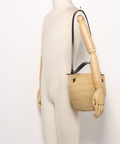 allureville（アルアバイル）の「【INES BRESSAND(イネス ブレッサンド)】MEDIUM BELLショルダーバッグ（ショルダーバッグ・レディース・ベージュ系その他・FREE）」の2枚目の写真
