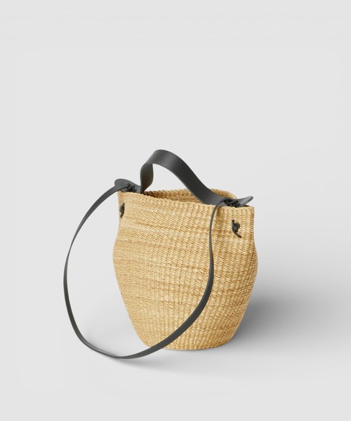 allureville（アルアバイル）の「【INES BRESSAND(イネス ブレッサンド)】MEDIUM BELLショルダーバッグ（ショルダーバッグ・レディース・ベージュ系その他・FREE）」の5枚目の写真