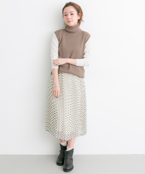 URBAN RESEARCH（アーバンリサーチ）の「UR タートルネックリブニットベスト（ニット/セーター・レディース・ライトグレー/ネイビー/モカ・FREE）」の5枚目の写真