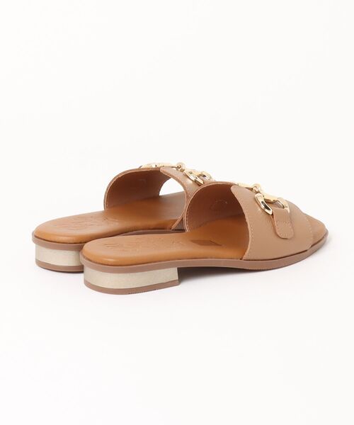 inter-chaussures(インターショシュール)の「【Oh my Sandals】ローヒールビットスライドサンダル(E62302)(サンダル・レディース・ベージュ/ホワイト/ブラック・37/36/35/38)」の7枚目の写真