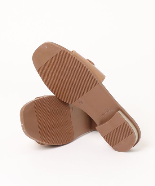 inter-chaussures(インターショシュール)の「【Oh my Sandals】ローヒールビットスライドサンダル(E62302)(サンダル・レディース・ベージュ/ホワイト/ブラック・37/36/35/38)」の8枚目の写真
