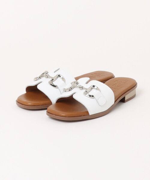 inter-chaussures(インターショシュール)の「【Oh my Sandals】ローヒールビットスライドサンダル(E62302)(サンダル・レディース・ベージュ/ホワイト/ブラック・37/36/35/38)」の14枚目の写真