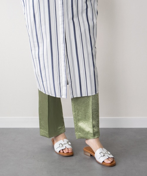 inter-chaussures(インターショシュール)の「【Oh my Sandals】ローヒールビットスライドサンダル(E62302)(サンダル・レディース・ベージュ/ホワイト/ブラック・37/36/35/38)」の11枚目の写真