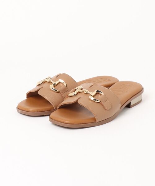 inter-chaussures(インターショシュール)の「【Oh my Sandals】ローヒールビットスライドサンダル(E62302)(サンダル・レディース・ベージュ/ホワイト/ブラック・37/36/35/38)」の6枚目の写真