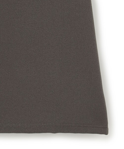 ICB(アイシービー)の「ライトストレッチアムンゼン Vネック半袖カットソー(Tシャツ/カットソー・レディース・グレー系/アイボリー系・MEDIUM/SMALL/X-SMALL)」の8枚目の写真
