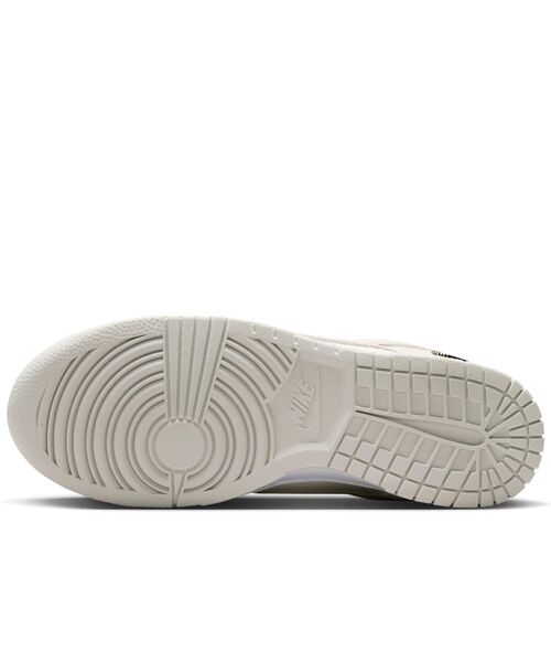 NIKE（ナイキ）の「ナイキ ダンク LOW スエード ウィメンズシューズ / Nike Dunk Low Suede Women's Shoes IO4244-105 Sail（スニーカー・レディース・クリーム・23.5/24/22.5/24.5/25/25.5/26/23）」の8枚目の写真