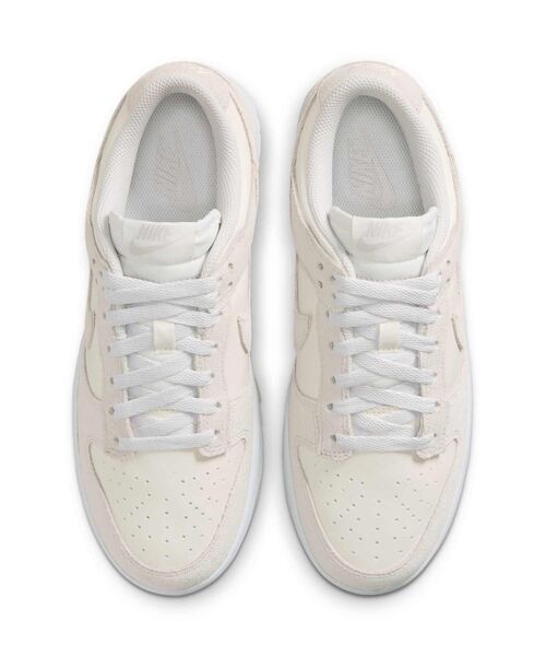 NIKE（ナイキ）の「ナイキ ダンク LOW スエード ウィメンズシューズ / Nike Dunk Low Suede Women's Shoes IO4244-105 Sail（スニーカー・レディース・クリーム・23.5/24/22.5/24.5/25/25.5/26/23）」の6枚目の写真