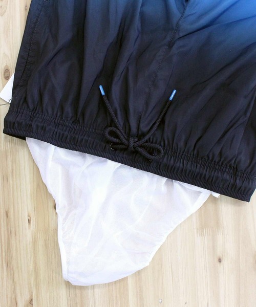 Calvin Klein(カルバン・クライン)の「CK グラデーションサーフパンツ ボードショーツ(水着・メンズ・ブラック・S/M/L/XL/XXL)」の11枚目の写真