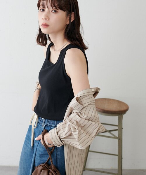 DISCOAT(ディスコート)の「【12色展開!/ WEB限定】カップ付スクエアタンクトップ(タンクトップ・レディース・ホワイト/チャコールグレー/ライトグレー/ブラック/ネイビー/ブラウン/グレー/レッド/オフホワイト/アイボリー/モカ/ブラック系その他・FREE)」の14枚目の写真