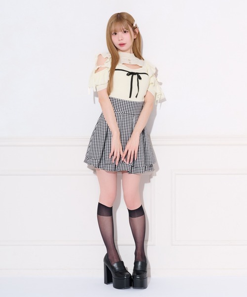 apres jour(アプレジュール)の「フロントオープン配色リボンフリルニット(ニット/セーター・レディース・オフホワイト/ブラック/グレイッシュベージュ・フリー/X-LARGE)」の13枚目の写真