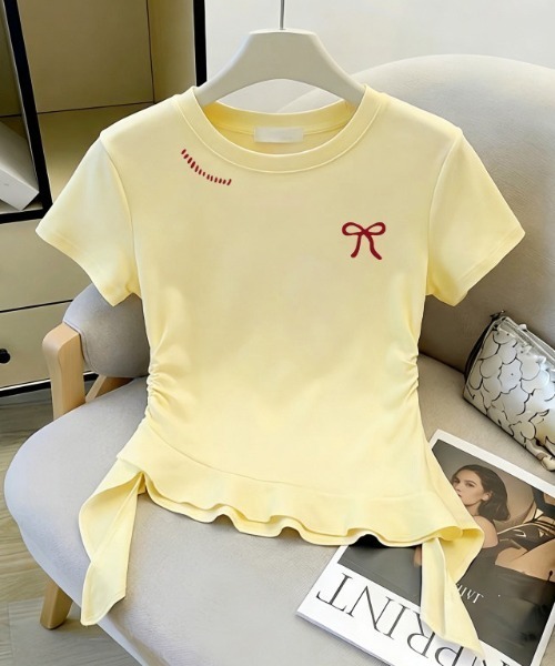 LUCPY(ラクピー)の「リボン刺繍ペプラムTシャツ(Tシャツ/カットソー・レディース・ネイビー/イエロー/ホワイト・X-LARGE/LARGE/MEDIUM/SMALL)」の3枚目の写真