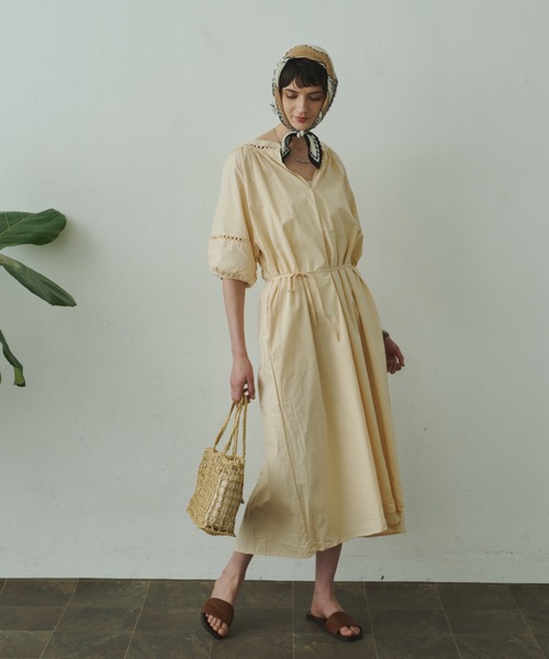 Plumel(プルメル)の「Cotton Caftan Loose Dress / コットンカフタンルーズドレス(ワンピース・レディース・ベージュ/ホワイト/ブラック・MEDIUM)」の3枚目の写真