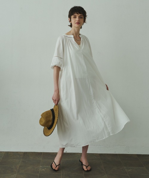 Plumel(プルメル)の「Cotton Caftan Loose Dress / コットンカフタンルーズドレス(ワンピース・レディース・ベージュ/ホワイト/ブラック・MEDIUM)」の14枚目の写真