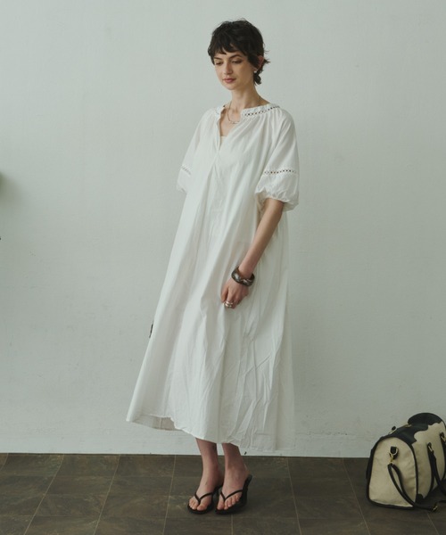 Plumel(プルメル)の「Cotton Caftan Loose Dress / コットンカフタンルーズドレス(ワンピース・レディース・ベージュ/ホワイト/ブラック・MEDIUM)」の17枚目の写真