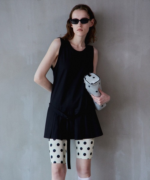 MAISON SPECIAL(メゾンスペシャル)の「Pleated Mini Jumper Skirt/プリーツミニジャンパースカート(チュニック・レディース・ブラック/グレー・FREE)」の16枚目の写真