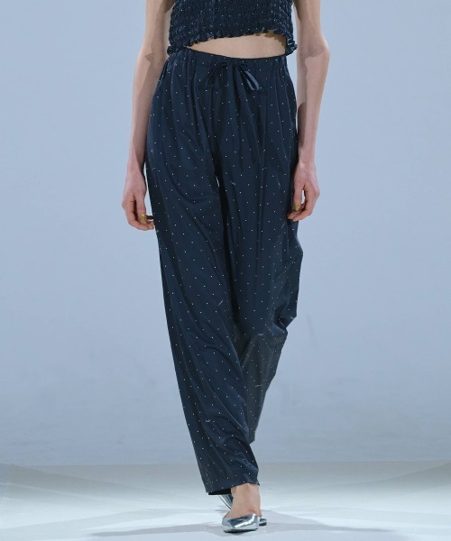 DOUBLE STANDARD CLOTHING(ダブルスタンダードクロージング)の「ウェーブロンドットワイドパンツ(その他パンツ・レディース・ブラウン/ネイビー・36/38)」の2枚目の写真