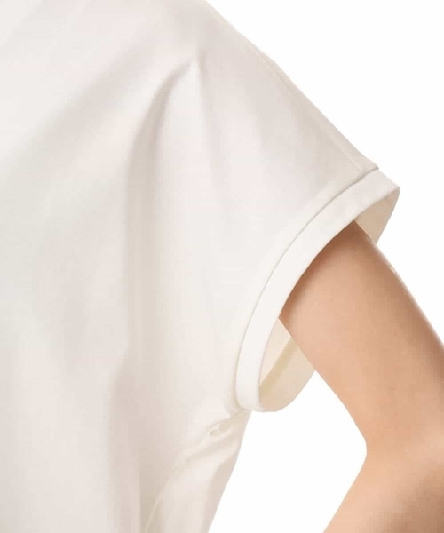 MK MICHEL KLEIN（エムケーミッシェルクラン）の「[接触冷感/洗える]ヘムレースデザインVネックカットソー（Tシャツ/カットソー・レディース・ホワイト/ブラック・38）」の19枚目の写真