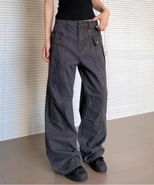 LAMPOON(ランプーン)の「フレアカーゴパンツ(カーゴパンツ・レディース・グレー/ベージュ・MEDIUM/LARGE/SMALL)」の2枚目の写真