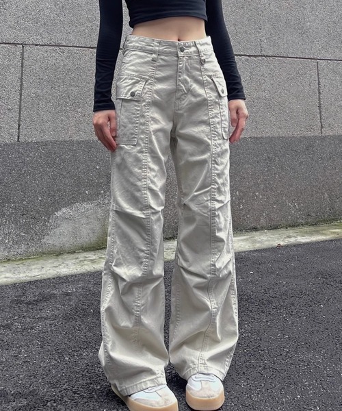 LAMPOON(ランプーン)の「フレアカーゴパンツ(カーゴパンツ・レディース・グレー/ベージュ・MEDIUM/LARGE/SMALL)」の4枚目の写真