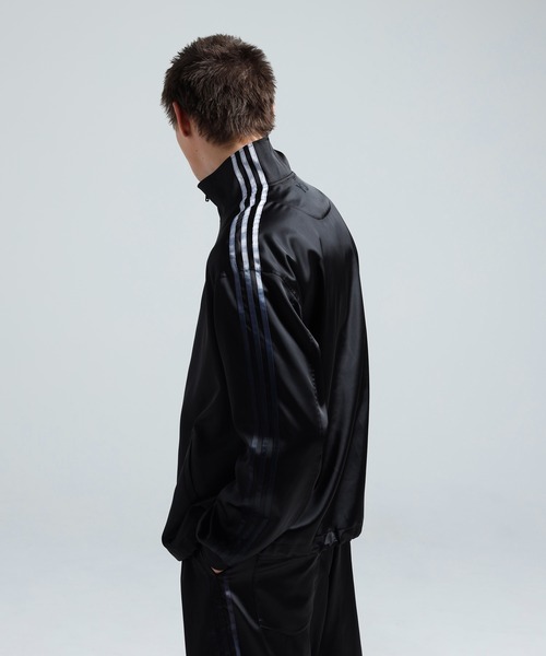Y-3(ワイスリー)の「Y-3 SATIN GRADIENT 3 STRIPES TRACK TOP(ジャージ・メンズ・ブラック・XX-SMALL/X-SMALL/SMALL/MEDIUM/LARGE/X-LARGE)」の4枚目の写真