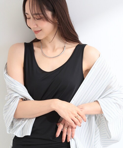SHOO・LA・RUE(シューラルー)の「【ひんやり/洗濯機可/S-LL】毎日頼れる ベーシックタンクトップ(タンクトップ・レディース・ホワイト/ブラック/ブラウン系その他・02/01/04/03)」の2枚目の写真