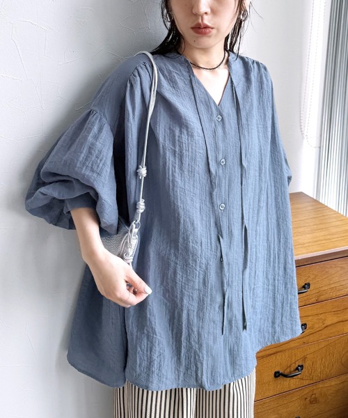 reca（レカ）の「前開きボリューム袖ブラウス（シャツ/ブラウス・レディース・ホワイト/ブルー/グレイッシュベージュ/チャコール・FREE）」の17枚目の写真