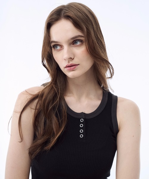 BENUA（ベヌア）の「Waffle henry tank top - ワッフルヘンリータンクトップ -（タンクトップ・レディース・カモフラージュ/ブラック・FREE）」の9枚目の写真