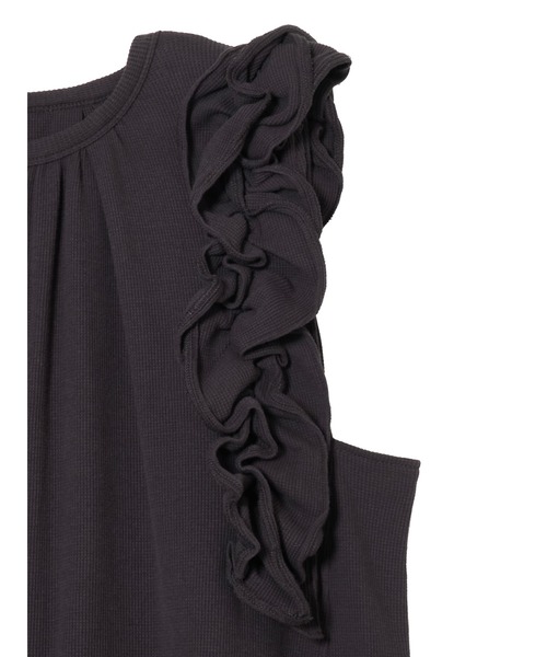 crinkle crinkle crinkle（クリンクルクリンクルクリンクル）の「【crinkle crinkle crinkle】waffle frill nosleeve top/ワッフルフリルノースリーブトップ（Tシャツ/カットソー・レディース・チャコールグレー/アイボリー・FREE）」の5枚目の写真