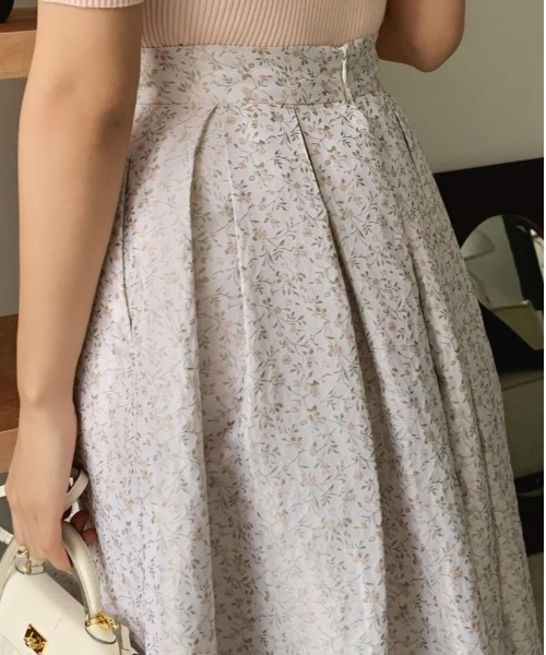 BIRTHDAY BASH(バースデイバッシュ)の「SARAH VOLUME FLORAL SKIRT(サラボリュームフローラルスカート)(スカート・レディース・ライトグレー・MEDIUM/SMALL)」の4枚目の写真
