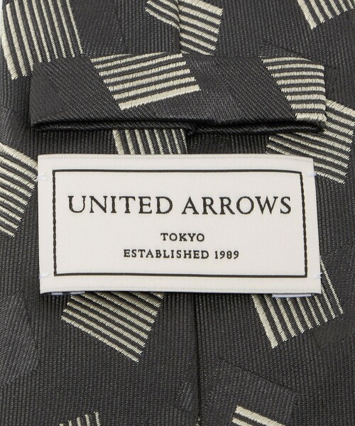 UNITED ARROWS(ユナイテッドアローズ)の「スクエア コモン ジャガード ネクタイ(ネクタイ・メンズ・ダークブラウン/ダークグレー・FREE)」の6枚目の写真