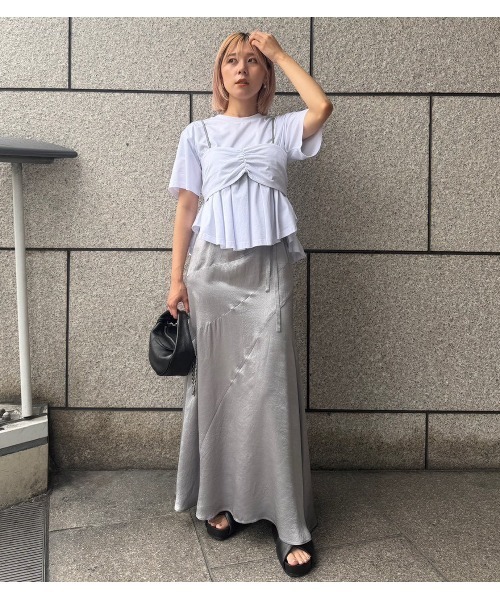 LE CIEL BLEU(ルシェルブルー)の「フレアードボウディテールTシャツ / Flared Bow-Detail T-Shirt(Tシャツ/カットソー・レディース・ブラック/チャコールグレー・36)」の3枚目の写真