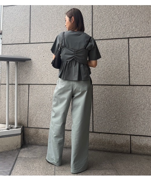 LE CIEL BLEU(ルシェルブルー)の「フレアードボウディテールTシャツ / Flared Bow-Detail T-Shirt(Tシャツ/カットソー・レディース・ブラック/チャコールグレー・36)」の14枚目の写真