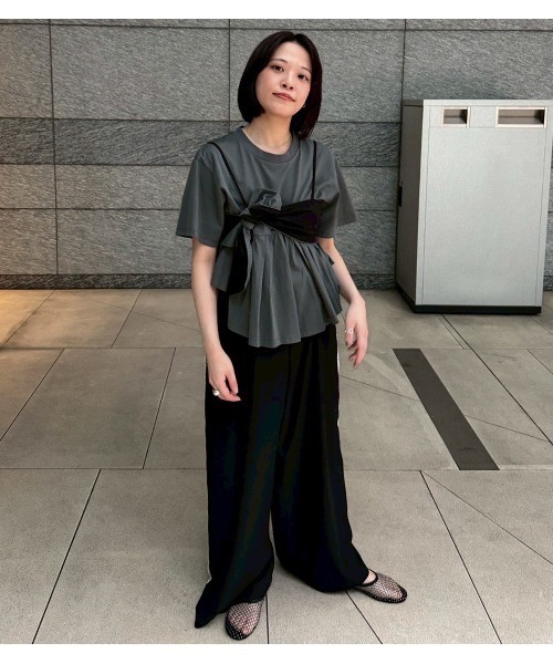 LE CIEL BLEU(ルシェルブルー)の「フレアードボウディテールTシャツ / Flared Bow-Detail T-Shirt(Tシャツ/カットソー・レディース・ブラック/チャコールグレー・36)」の10枚目の写真