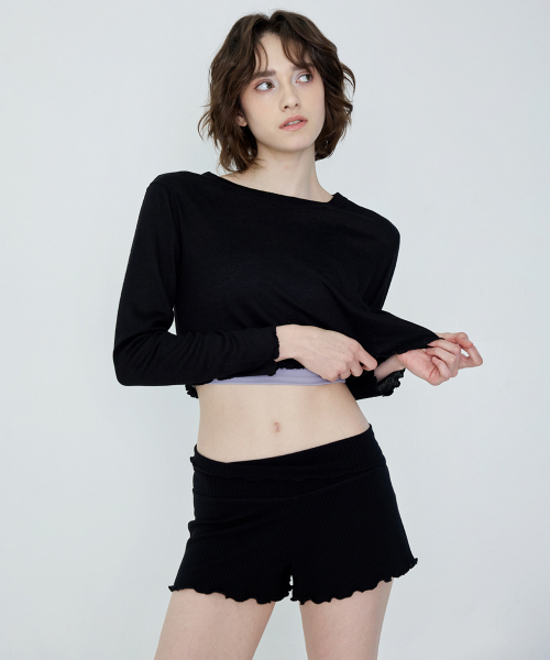 DEVIWEAR(デヴィウェア)の「女性 ヨガウェア DEVI-B0061-ブラック ピラティス ビビアナ リブ ショーツ(その他パンツ・レディース・ブラック・1/2)」の1枚目の写真