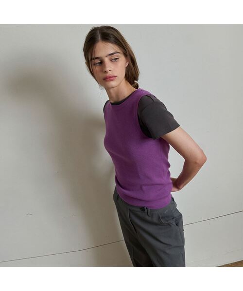AENE(エイネ)の「エイTシャツ(ホワイト)(Tシャツ/カットソー・レディース・ブルー/ホワイト/ライトイエロー/チャコール/ブラック/ライトグレー/ネイビー・MEDIUM/SMALL)」の4枚目の写真