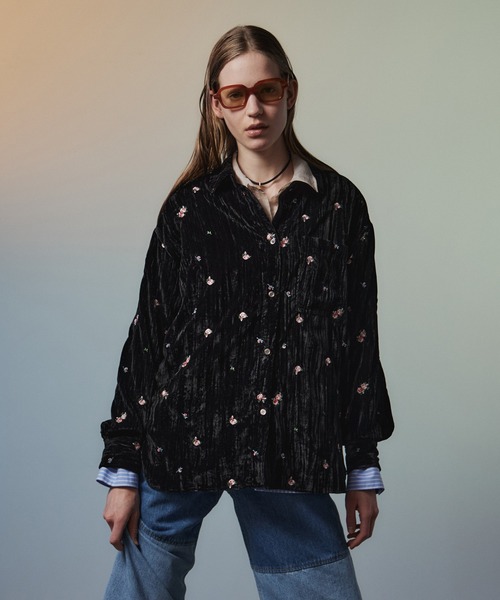 MAISON SPECIAL（メゾンスペシャル）の「Flower Embroidery Velour Overshirt/フラワーエンブロイダリーベロアオーバーシャツ（シャツ/ブラウス・レディース・ブラック/ブルー/ホワイト・FREE）」の9枚目の写真
